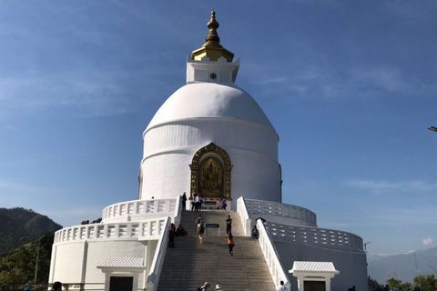 Stupa Pokoju na wzgórzu