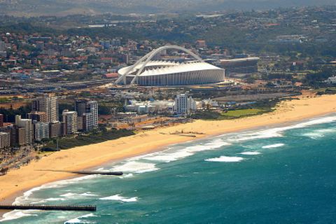 Plaża w Durbanie i stadion Moses Mabhida